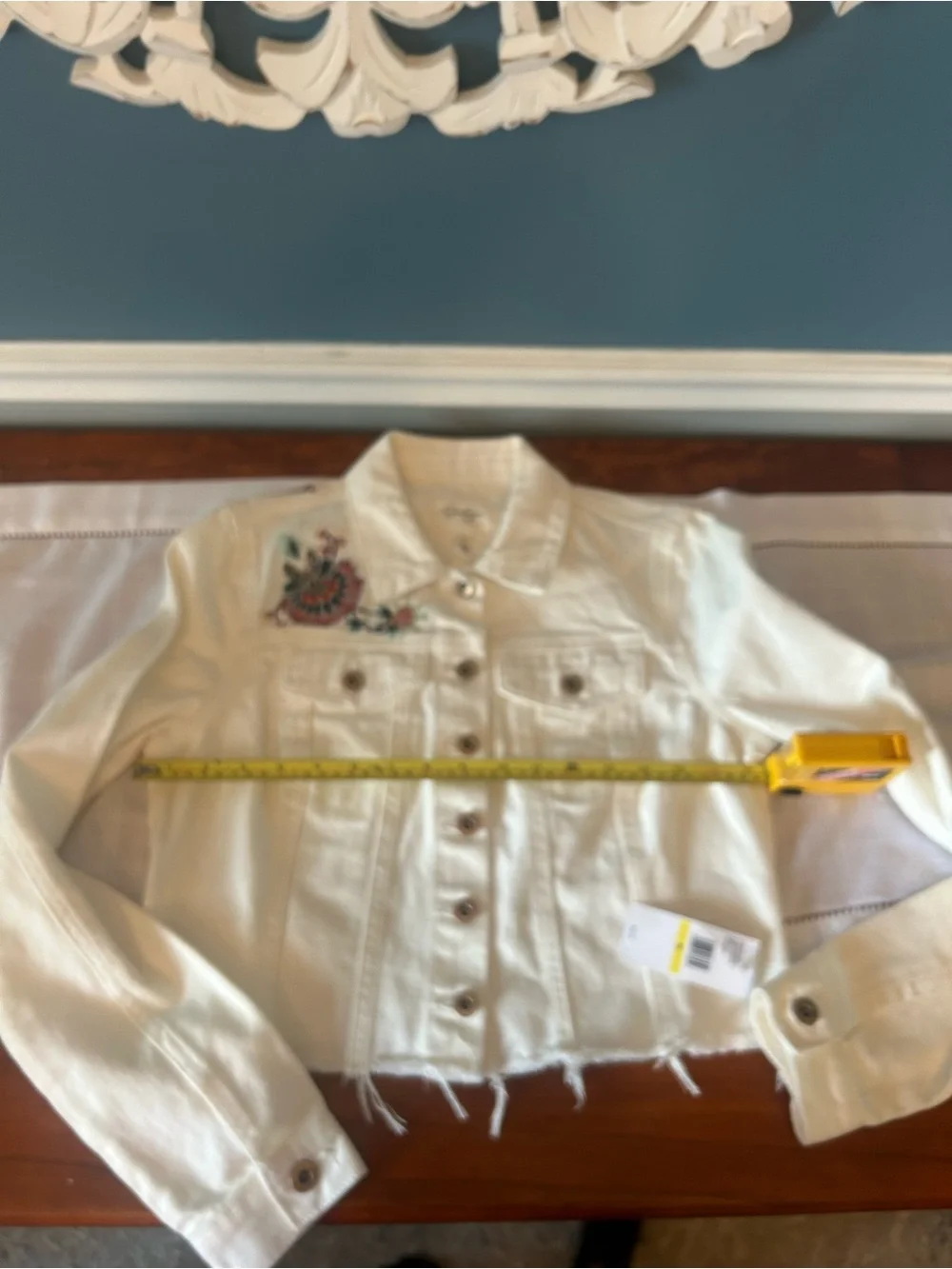 NWT Jessica Simpson White Embroidered Cropped Denim Jacket - Picture 3 of 6